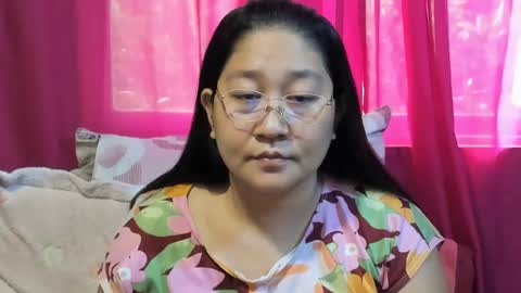 Snapshot of sweetpilipina88 chatting on 06-25-26, 08:19 MIA online show from 06-25-26, 08:19