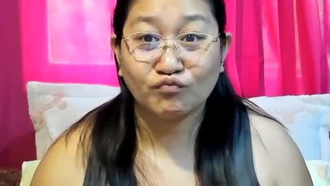 Snapshot of sweetpilipina88 chatting on 07-07-26, 12:24 MIA online show from 07-07-26, 12:24