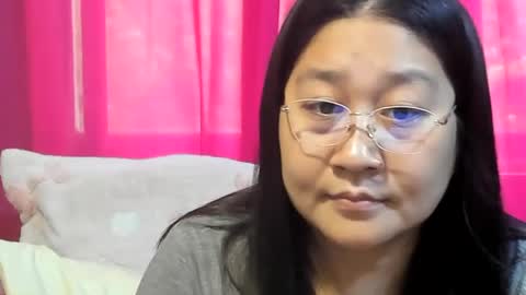 Snapshot of sweetpilipina88 chatting on 07-25-26, 02:20 MIA online show from 07-25-26, 02:20