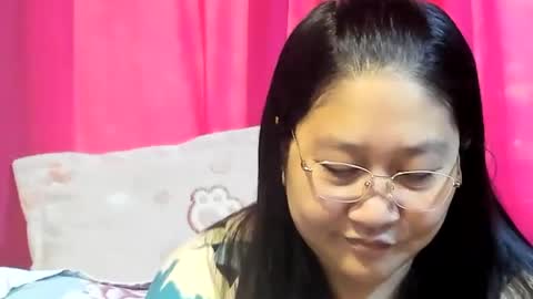 Snapshot of sweetpilipina88 chatting on 07-25-26, 10:07 MIA online show from 07-25-26, 10:07