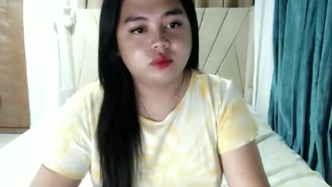 Snapshot of sweetprincess_athena chatting on 12-30-24, 04:20 Princess Ella online show from 12-30-24, 04:20