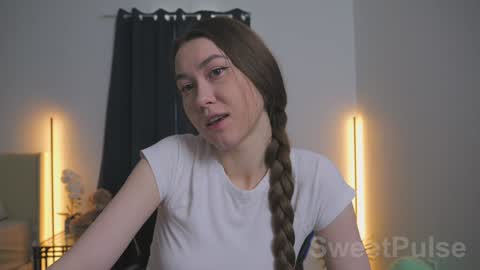 Snapshot of sweetpulse_ chatting on 12-05-25, 04:36 Rose online show from 12-05-25, 04:36