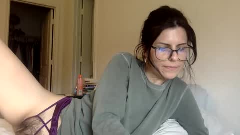 Snapshot of sweetriddance chatting on 12-13-25, 07:53 sweetriddance online show from 12-13-25, 07:53