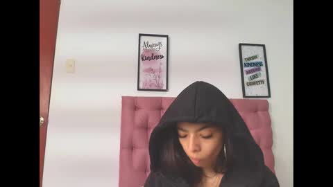 sweetscaarlett online show from 05-18-26, 02:01