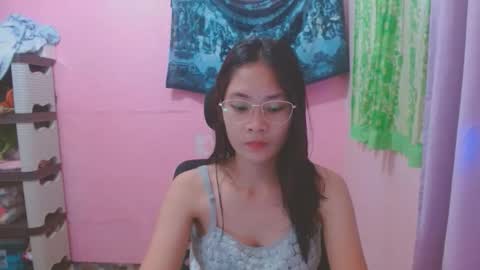 Snapshot of sweetsexygirl20 chatting on 05-02-26, 12:21 Mia online show from 05-02-26, 12:21