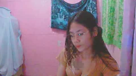 Snapshot of sweetsexygirl20 chatting on 05-17-26, 01:18 Mia online show from 05-17-26, 01:18