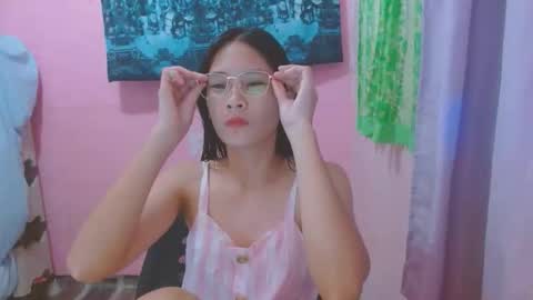 Snapshot of sweetsexygirl20 chatting on 05-27-26, 12:46 Mia online show from 05-27-26, 12:46