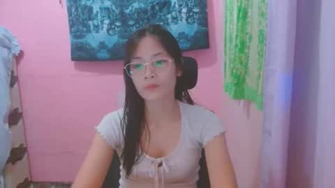 Snapshot of sweetsexygirl20 chatting on 06-08-26, 04:57 Mia online show from 06-08-26, 04:57