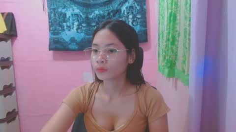 Mia online show from 06-22-26, 05:59
