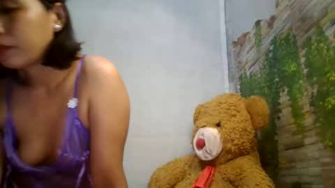 Snapshot of sweetsexylyn chatting on 05-21-26, 11:50 sweetsexylyn online show from 05-21-26, 11:50