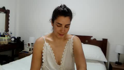 Snapshot of sweetsmile28 chatting on 09-17-25, 08:32 Dianis online show from 09-17-25, 08:32