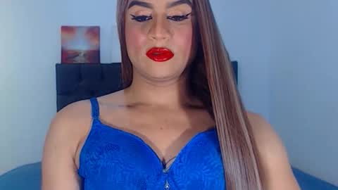 Snapshot of sweetsofiats chatting on 09-18-25, 06:32 SOFIA online show from 09-18-25, 06:32