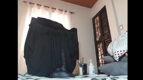 Snapshot of sweett_17 chatting on 11-22-25, 04:06 dulce online show from 11-22-25, 04:06