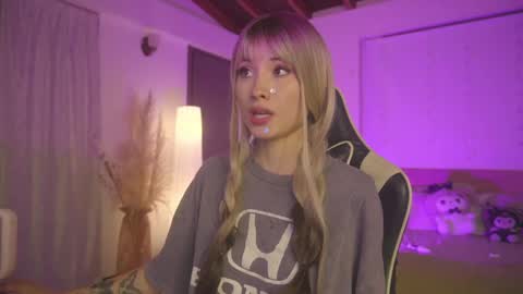 Cat independent model  online show from 03-05-25, 06:23