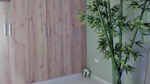 Snapshot of sweett_petite chatting on 01-14-25, 05:12 online show from 01-14-25, 05:12