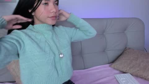 Snapshot of sweett_petite chatting on 01-18-25, 04:42 online show from 01-18-25, 04:42