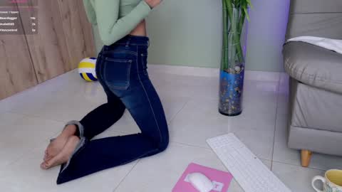 Snapshot of sweett_petite chatting on 01-26-25, 08:02 online show from 01-26-25, 08:02