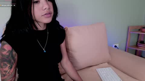 Snapshot of sweett_petite chatting on 02-28-25, 05:26 online show from 02-28-25, 05:26