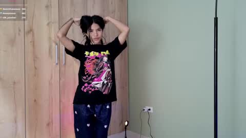 Snapshot of sweett_petite chatting on 03-01-25, 11:26 online show from 03-01-25, 11:26