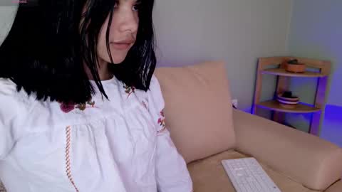 Snapshot of sweett_petite chatting on 03-02-25, 04:42 online show from 03-02-25, 04:42