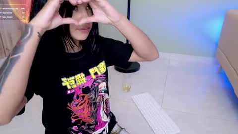 Snapshot of sweett_petite chatting on 03-07-25, 11:05 online show from 03-07-25, 11:05