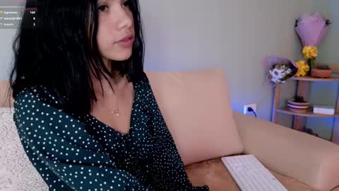 Snapshot of sweett_petite chatting on 03-08-25, 07:53 online show from 03-08-25, 07:53