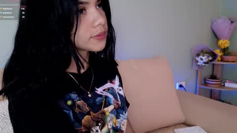 Snapshot of sweett_petite chatting on 03-10-25, 08:12 online show from 03-10-25, 08:12