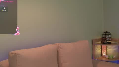 Snapshot of sweett_petite chatting on 04-24-26, 01:57 online show from 04-24-26, 01:57
