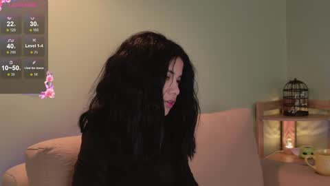 Snapshot of sweett_petite chatting on 04-27-26, 01:31 online show from 04-27-26, 01:31