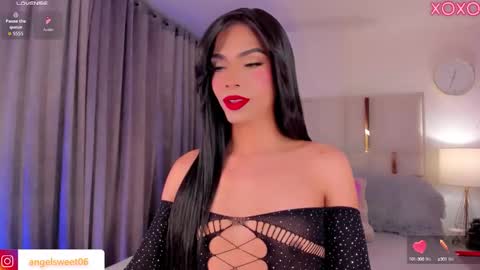 Snapshot of sweett_shinexx chatting on 10-15-25, 05:40 angel online show from 10-15-25, 05:40