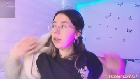 Snapshot of sweettvera_ chatting on 04-30-26, 12:44 Veronica Independent Model online show from 04-30-26, 12:44