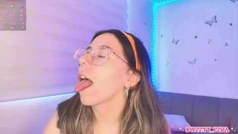 Snapshot of sweettvera_ chatting on 05-12-26, 01:30 Veronica Independent Model online show from 05-12-26, 01:30