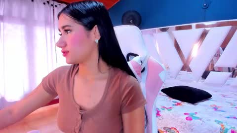 Snapshot of sweettyalondra chatting on 03-09-25, 01:26 ALONDRA online show from 03-09-25, 01:26