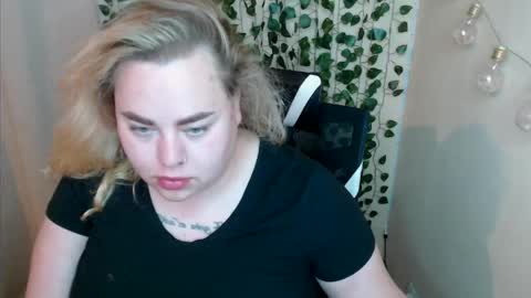 sweetvlada13 online show from 05-17-26, 04:36