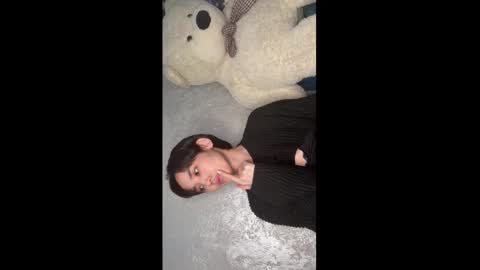 Snapshot of sweetwetg chatting on 03-22-26, 10:35 Adelin online show from 03-22-26, 10:35