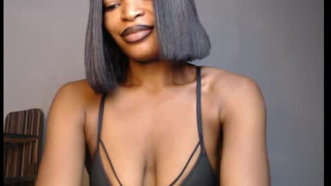 Snapshot of sweetxxboobsx chatting on 04-25-26, 07:00 sweetxxboobsx online show from 04-25-26, 07:00