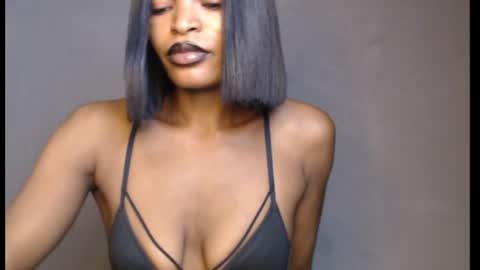 Snapshot of sweetxxboobsx chatting on 06-17-26, 08:28 sweetxxboobsx online show from 06-17-26, 08:28