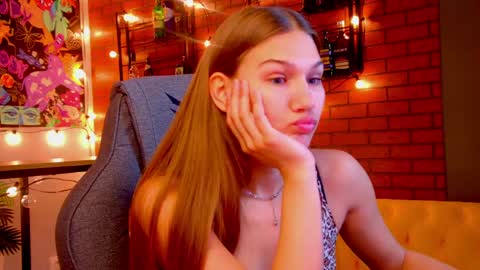 Snapshot of sweety_emilya chatting on 05-11-26, 05:46 Emily online show from 05-11-26, 05:46
