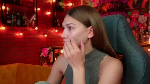 Snapshot of sweety_emilya chatting on 05-28-26, 09:17 Emily online show from 05-28-26, 09:17