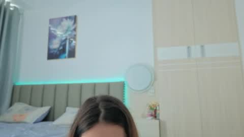 Vikky online show from 04-21-26, 12:12