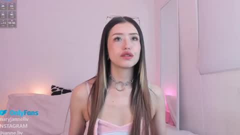 Snapshot of sweetyjannne chatting on 09-11-25, 07:52 Janne online show from 09-11-25, 07:52