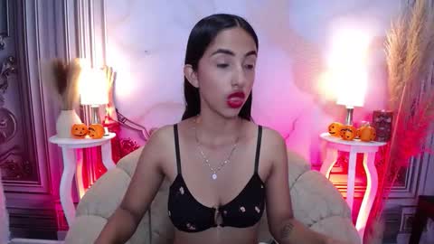 LAURA online show from 10-29-25, 12:07