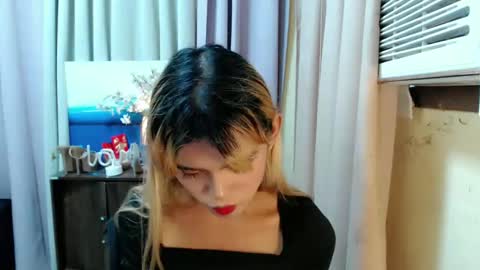 Snapshot of sweetytrannygirlxx chatting on 12-13-24, 06:53 Megan online show from 12-13-24, 06:53