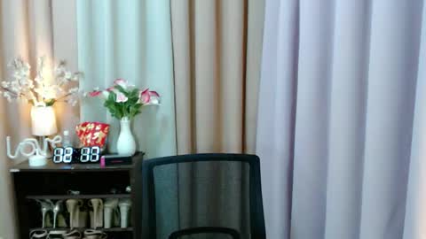 Megan online show from 11-18-25, 04:17