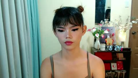 Snapshot of sweetytrannygirlxx chatting on 06-18-26, 10:25 Megan online show from 06-18-26, 10:25