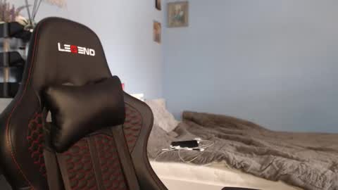 Snapshot of swetieecharmm chatting on 02-09-26, 10:08 Cat online show from 02-09-26, 10:08