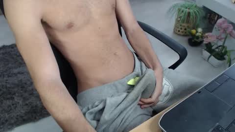 SwetLittleBoy4u online show from 09-18-25, 09:22