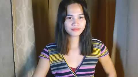 Snapshot of swettie_rhea chatting on 12-16-25, 12:10 Rhea online show from 12-16-25, 12:10