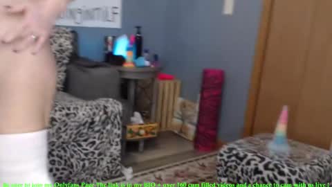 Snapshot of swinginmilf chatting on 12-02-25, 01:17 Nikki aka swinginmilf on ofs online show from 12-02-25, 01:17