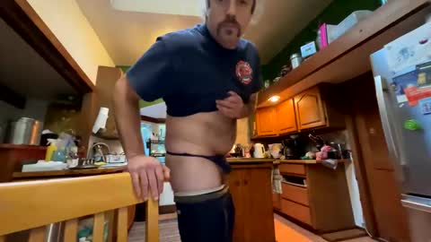 Snapshot of switch_mack chatting on 11-15-25, 03:08 switch_mack online show from 11-15-25, 03:08